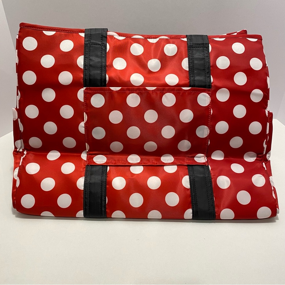 Lug Rover in Crimson Large Dot w/black NWT
❤️❤️❤️ Large